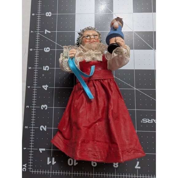 Clothtique Possible Dreams Mrs. Claus w/ wooden doll  7 inch ornament Taiwan - Picture 3 of 12